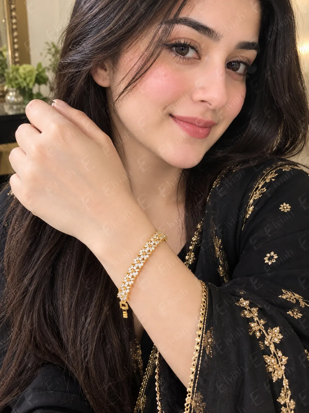 Golden Fleur Crystal Bracelet (2)
